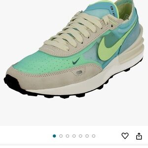 NWOB NIKE Women’s tennis shoes size 6